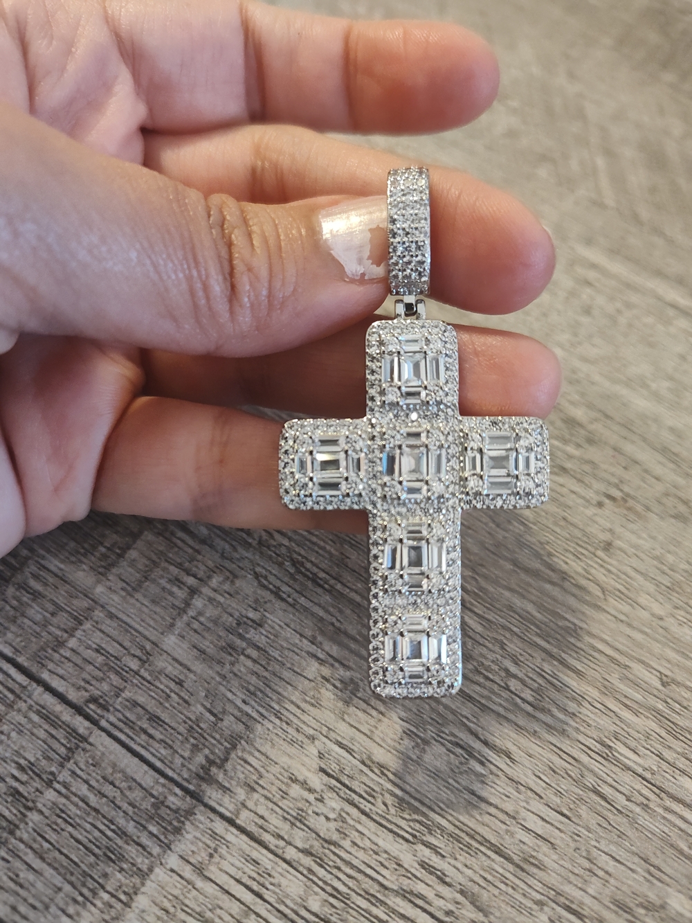 Sterling Silver Beautiful Crystal Cross Pendant - Silver